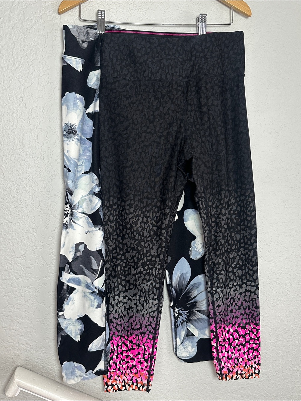 NEW Calvin Klein 2 pairs Leggings Black Floral Pink Animal Print 7/8 Athleisure